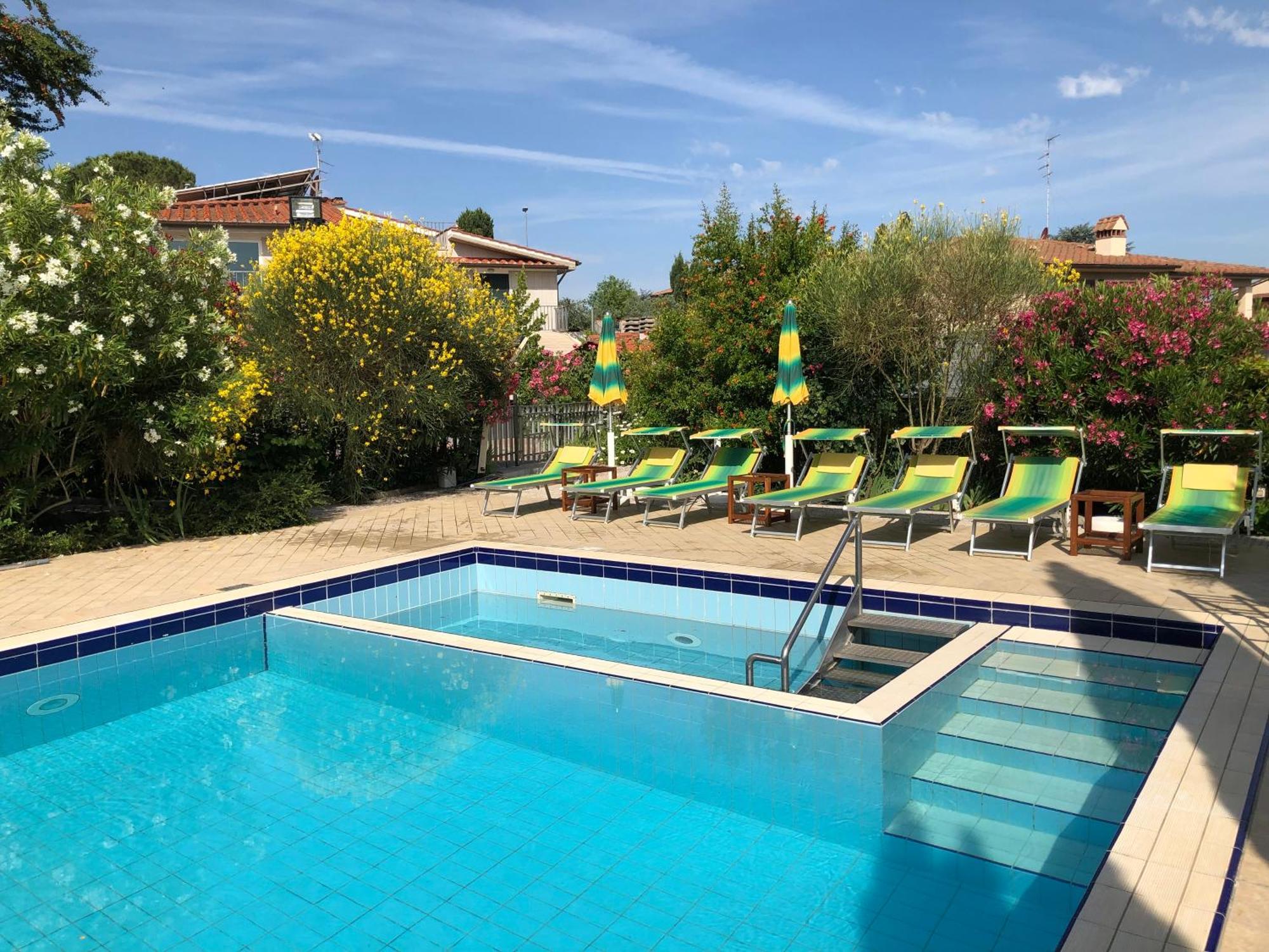 מונטלופו פיורנטינו Holiday Home Villa Bobolino מראה חיצוני תמונה