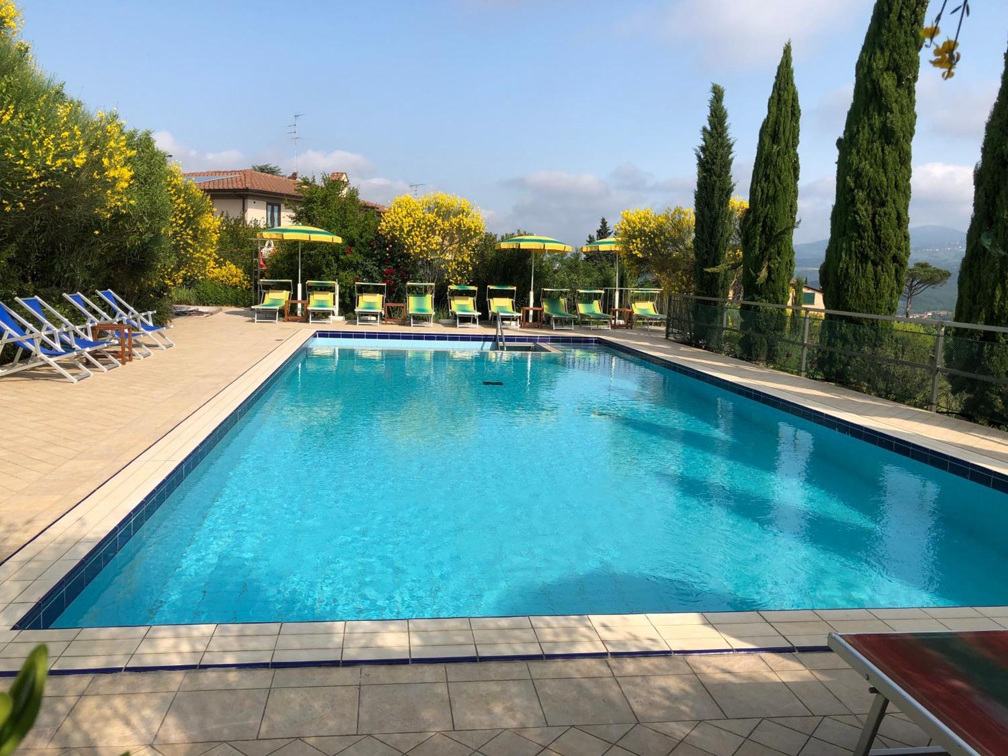 מונטלופו פיורנטינו Holiday Home Villa Bobolino מראה חיצוני תמונה