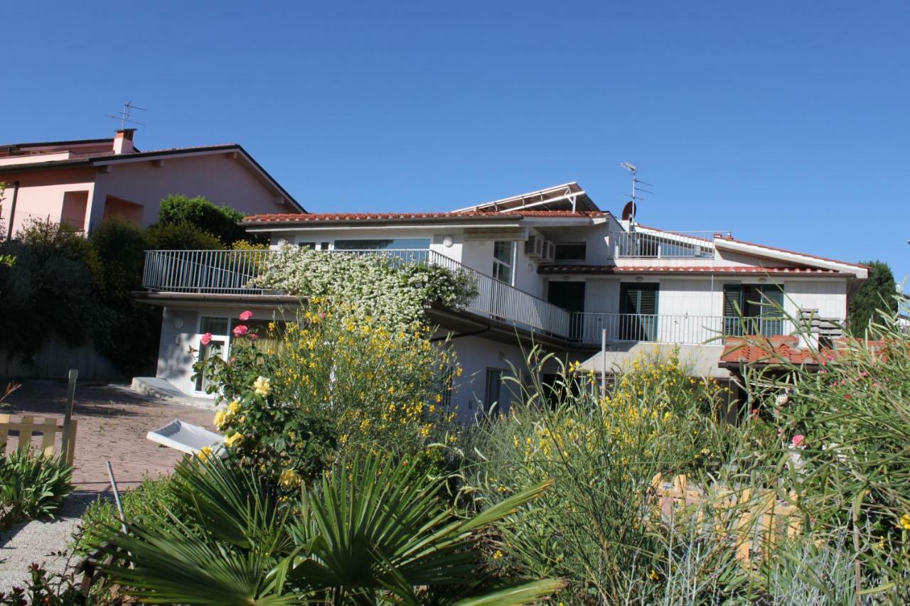 מונטלופו פיורנטינו Holiday Home Villa Bobolino מראה חיצוני תמונה